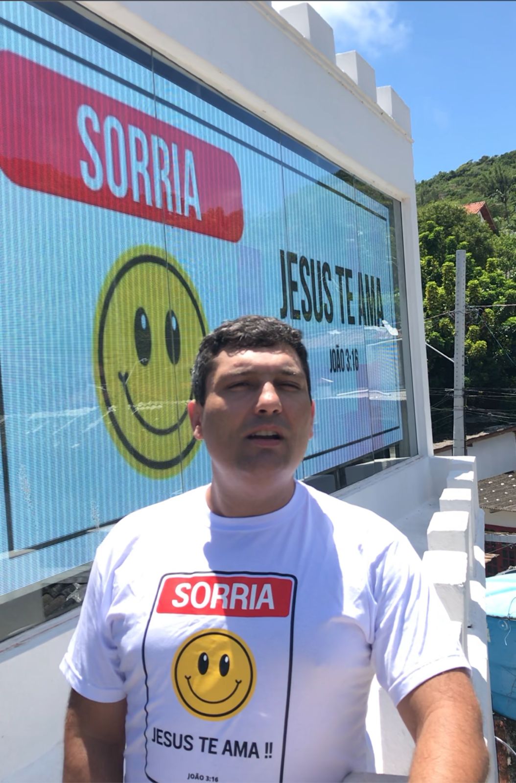 A Palavra nas Ruas: Como o Clube TBC Impacta 50 Mil Vidas Diariamente em Florianópolis